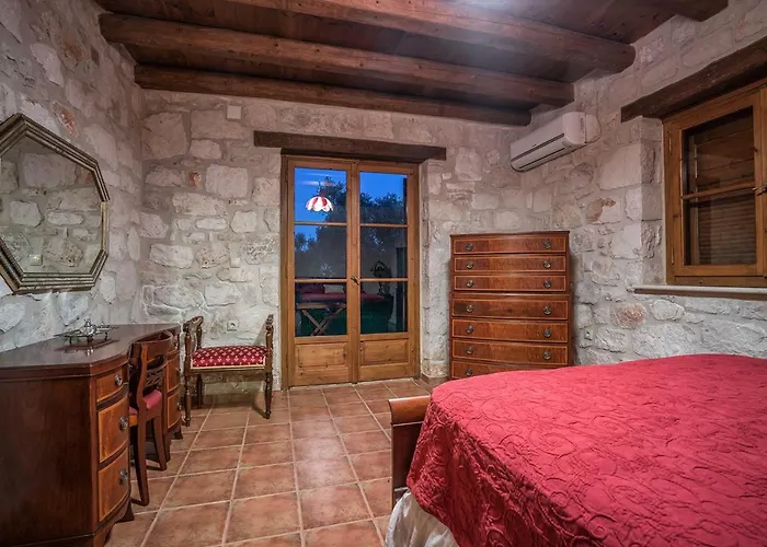 Villa Artemis Stone Vasilikí