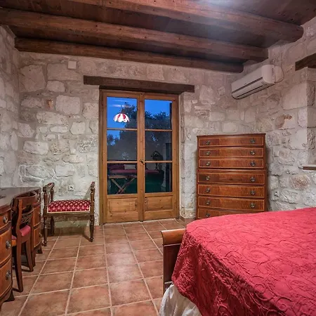 Villa Artemis Stone Vasilikí